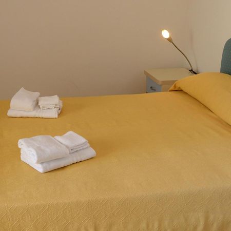 Hotel Embassy بيزارو المظهر الخارجي الصورة