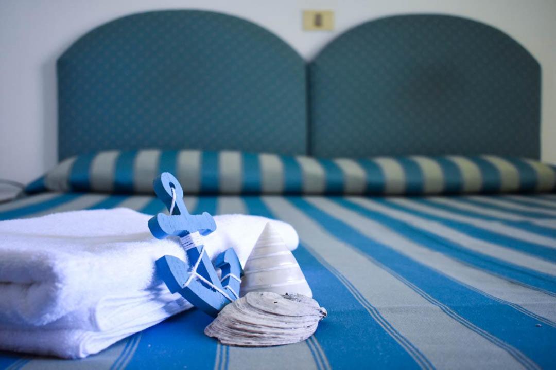 Hotel Embassy بيزارو المظهر الخارجي الصورة