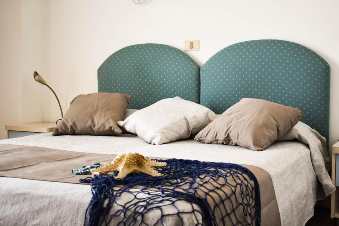 Hotel Embassy بيزارو المظهر الخارجي الصورة