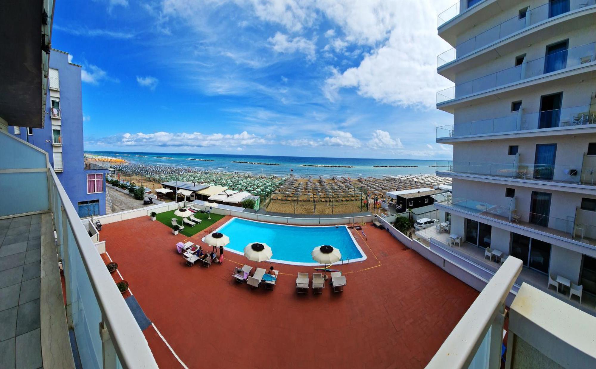 Hotel Embassy بيزارو المظهر الخارجي الصورة