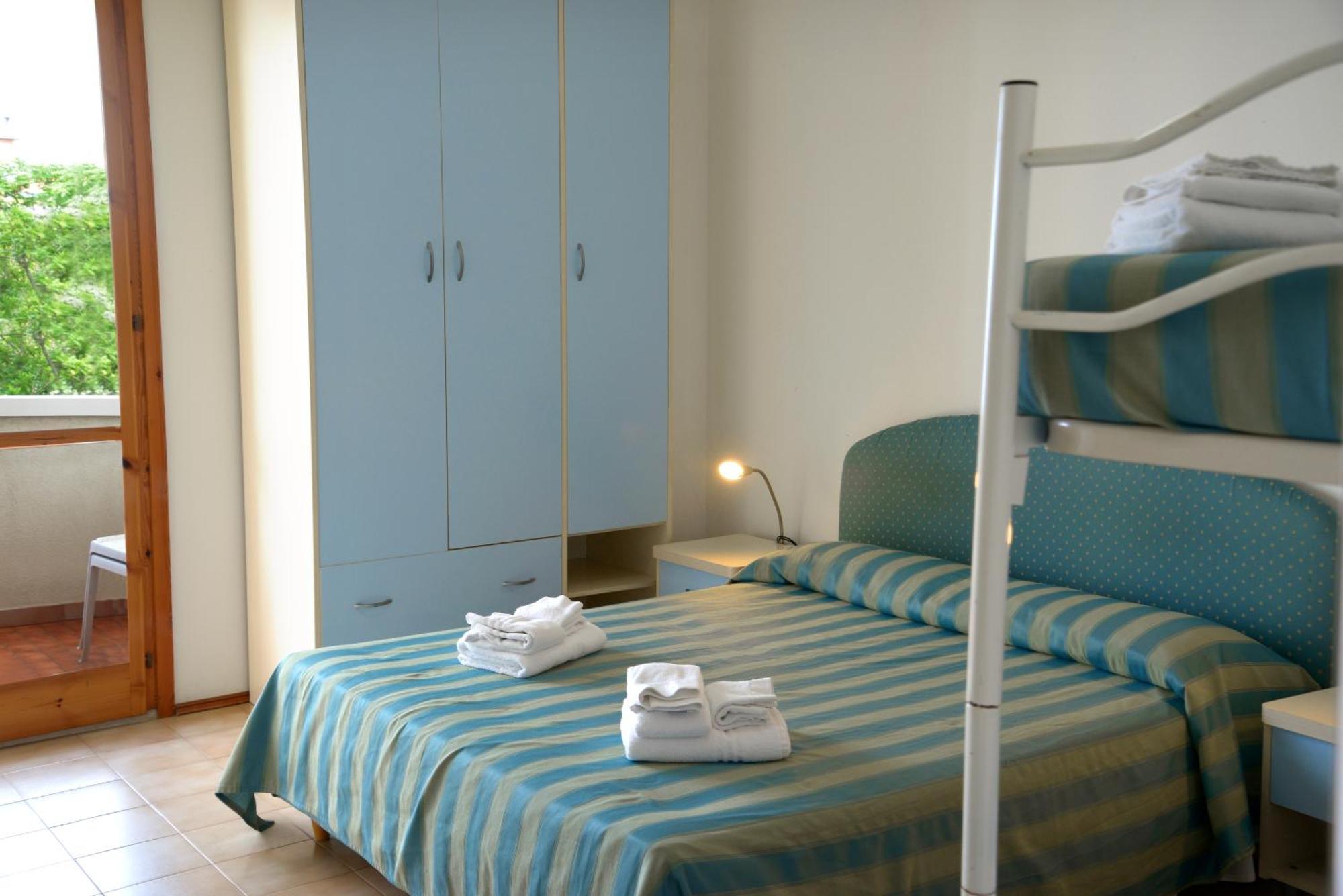 Hotel Embassy بيزارو المظهر الخارجي الصورة